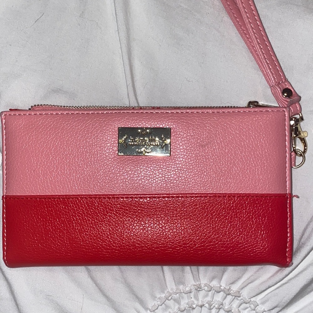 Super cute wallet with wristlet
